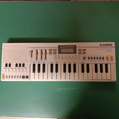 Casio PT-30 31-Key Mini Synthesizer 1980s - White