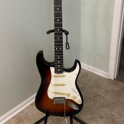 Fender Player II Stratocaster 2024 - Present 3-Color Sunburst image 1
