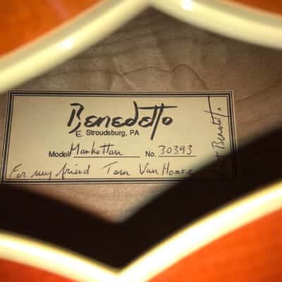 Benedetto Manhattan 18" Archtop Sunburst image 8