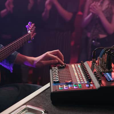 Yamaha MGX12-B 18ch Digital Mixer, dual USB-C audio interface, black image 3