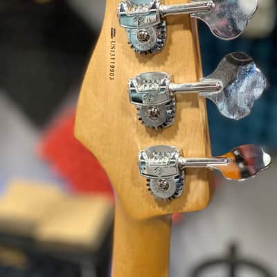 Fender American Deluxe Dimension iv 2014-15 Cayenne burst image 5