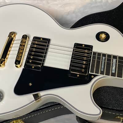 NEW! Gibson Les Paul Custom - Alpine White - Ebony Board - Authorized Dealer - Only 9.5 lbs - G06451 image 2