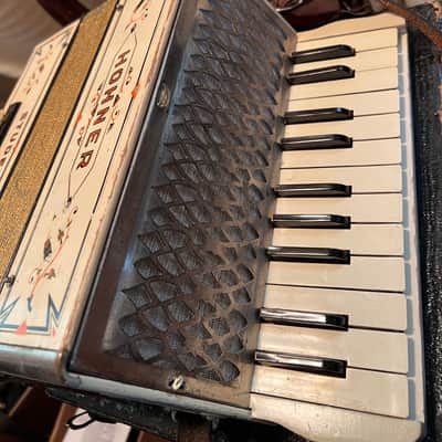 hohner student accordion. see details white image 3