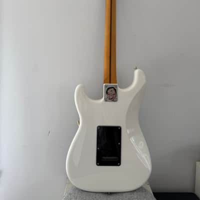 Fender Player II Stratocaster HSS 2024 - Present - Polar White image 2