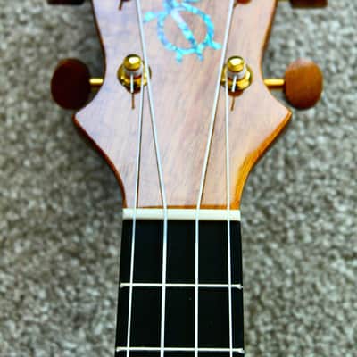 Big Island Ukulele Co. Solid Koa Deluxe Soprano Abalone Inlay KX-SPG W/ Carrying Case image 7