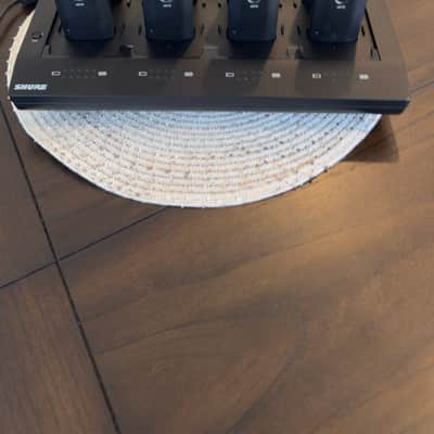 Shure MXW6/C10 Boundary Microphones and MXWNCS8 Networked Charger image 3