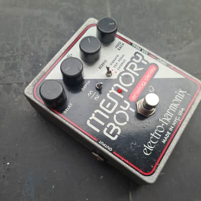 Electro-Harmonix MEMORY BOY Analog Delay / Chorus / Vibrato 2009 - Present - Black / White / Red image 2