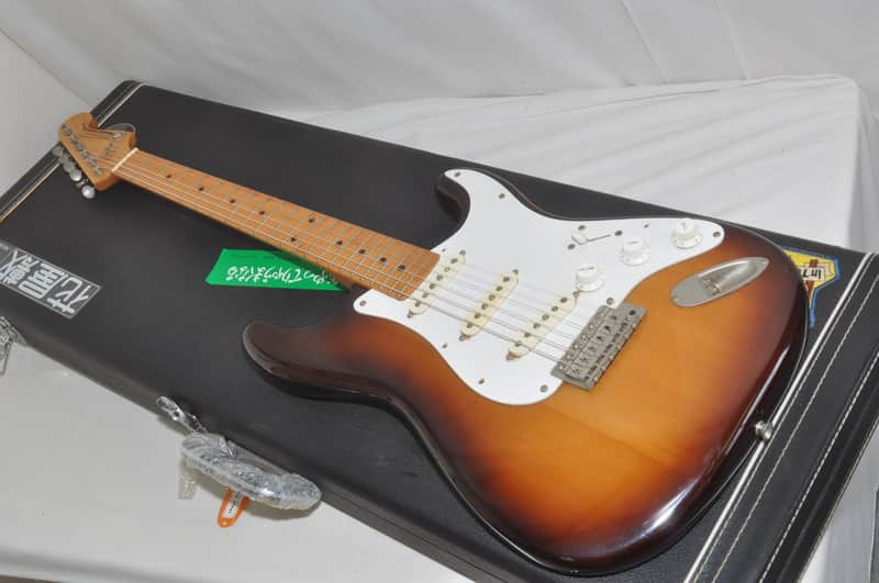 Fernandes FST-70 Stratocaster Electric Guitar Ref No 7036 image 1