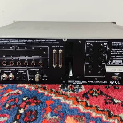 Akai S5000 MIDI Stereo Digital Sampler 1998 - White image 4