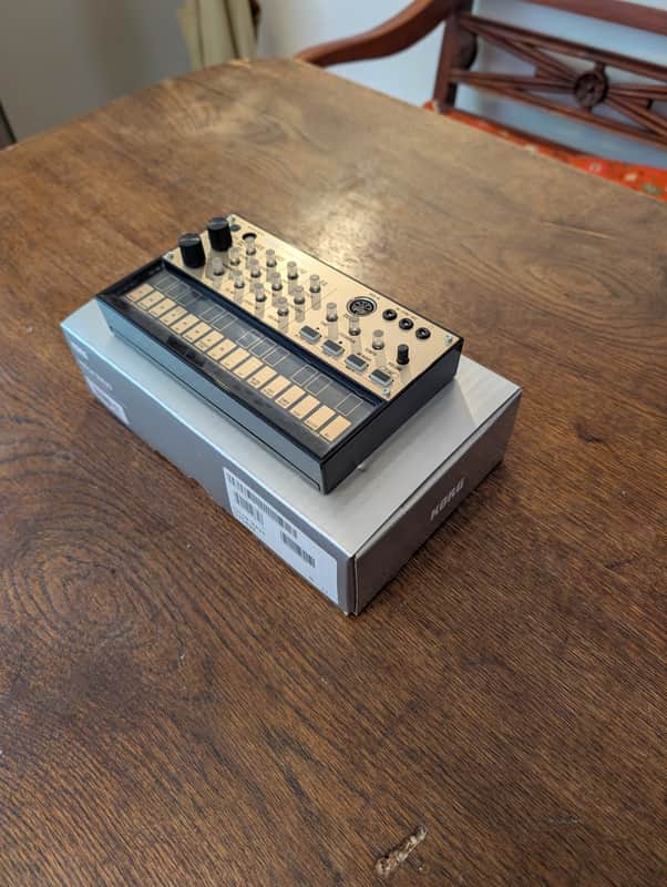 Korg Volca Keys Analog Loop Synthesizer 2013 - Present - Gold/Black image 1