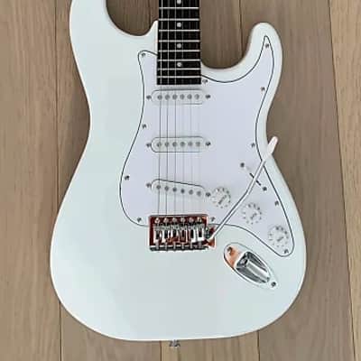 New White/Rosewood Strat image 1