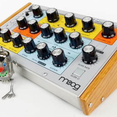 Moog Sirin Analog Synthesizer + Holz + OVP + Neuwertig + 1.5 Jahre Garantie image 5