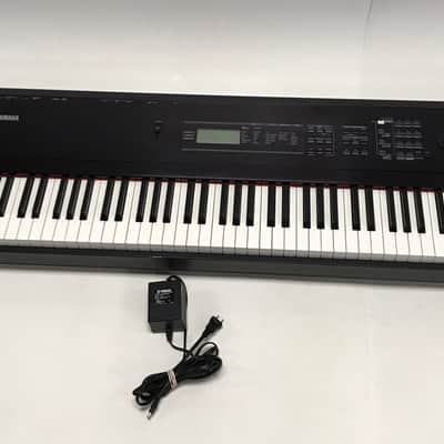 Yamaha S08 88 Key Programmable Synthesizer Keyboard & Kaces III Wheeled Gig Bag image 2