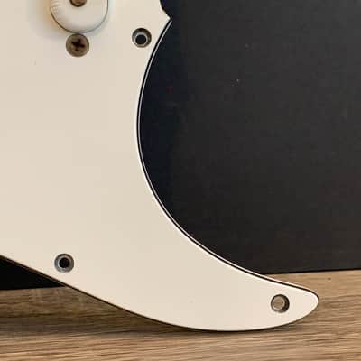 1994 Fender Mexico Stratocaster loaded pickguard/pickups w/Screws image 3