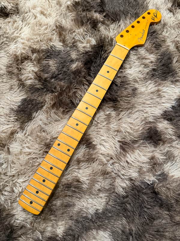 Fender Nile Rodgers Signature Hitmaker Stratocaster 21-Fret Maple Neck