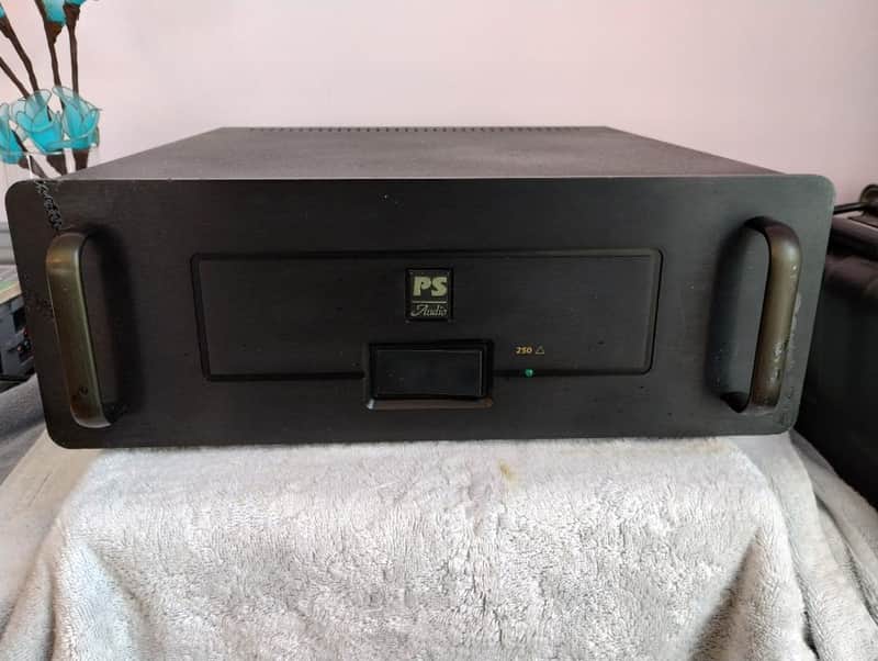 Pair of PS Audio Delta 250 monoblock amplifiers in excellent condition - 1980's
