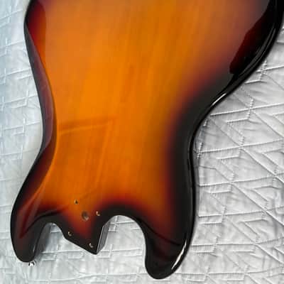 Squier Jazz bass body - Sunburst image 7
