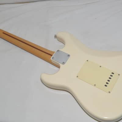 Fender JAPAN STRATOCASTER #P083002 Electric Guitar Ref No 7507 image 11