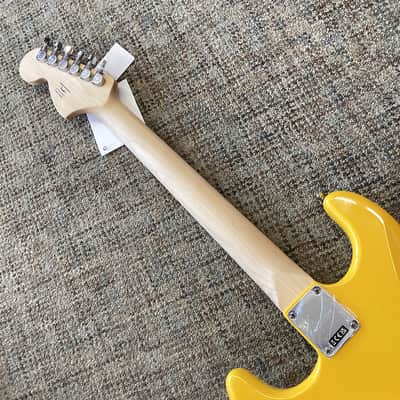 Squier FSR Affinity Series Stratocaster HSS with Maple Fretboard 2025 in Graffiti Yellow image 6