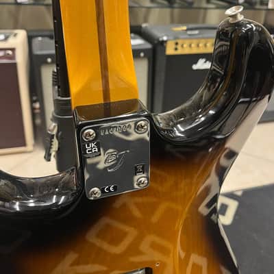 Fender Eric Johnson Signature '54 "Virginia" Stratocaster 2020 - Present - 2-Color Sunburst image 6