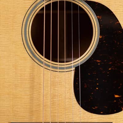 Martin 00-18 Standard Series Electric Guitar with Hardshell Case image 10