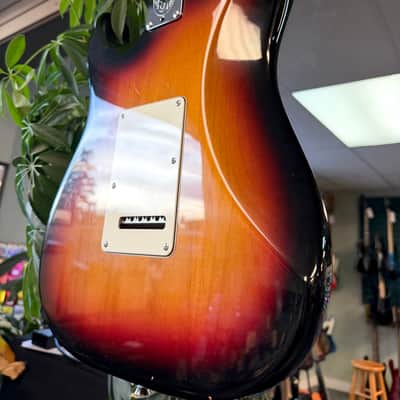 Fender American Stratocaster Maple 2004 - 3 Tone Sunburst image 15