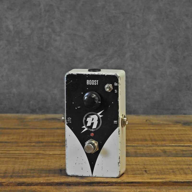 Rock N Roll Relics Stinger Boost - White Relic image 1