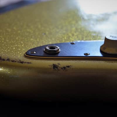 American Fender Jazzmaster Relic  Custom  Nitro Gold Sparkle G&G Case image 9