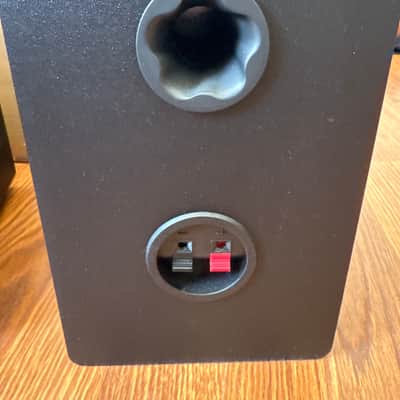 Yamaha HS4 Powered Studio Monitor Pair – Mint Condition + 2x 10ft TRS Cables image 3