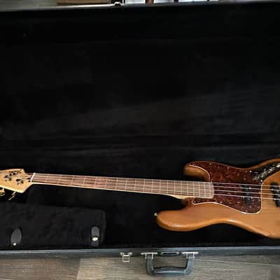 Fender MJT Fretless Jazz Bass 2014-2020 - Natural Relic image 11