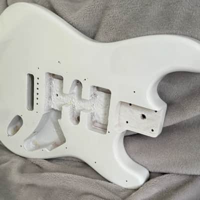 Unbranded Strat Style Electric guitar body With 3 play pickguard and back plate 2025 - Gloss image 4