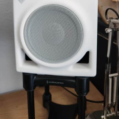 Paire d’enceintes de monitoring Neumann KH120A blanches – État parfait – Home studio image 3