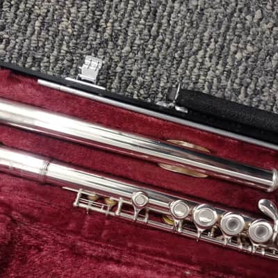 Yamaha YFL-385 Flute - Silver image 7