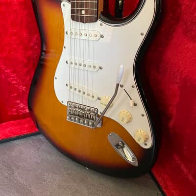 Fender Stratocaster ST-45 Made in Japan 2004 - Sunburst image 4