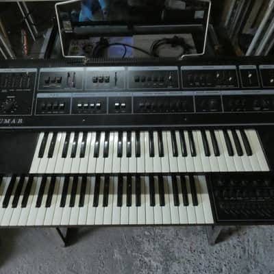 Crumar T3 - in working condition but in need of restoration image 3