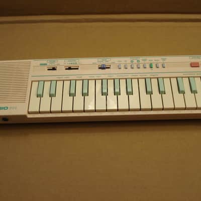 Casio PT-1 29-Key Mini Synthesizer 1982 - 1988 - Pink
