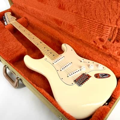 2005 Fender American Series (Standard) Stratocaster – Olympic White image 1