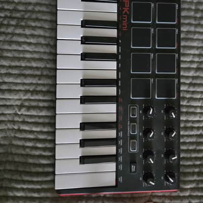 Akai MPK Mini MKIII 25-Key MIDI Controller image 2