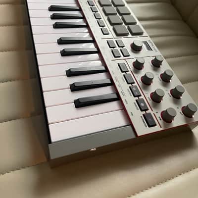Akai Mpk mini mk4 2025