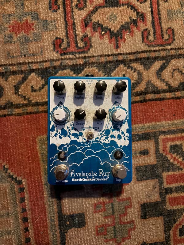 EarthQuaker Devices Avalanche Run Stereo Reverb & Delay with Tap Tempo