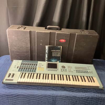 Yamaha Motif XS 6 Production Synthesizer with Hard Case and Manual