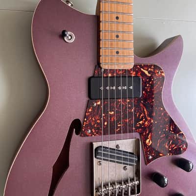 Custom Shop Semi-Hollow Electric Guitar (Nitro Finish, Boutique Pickups) - USA image 8