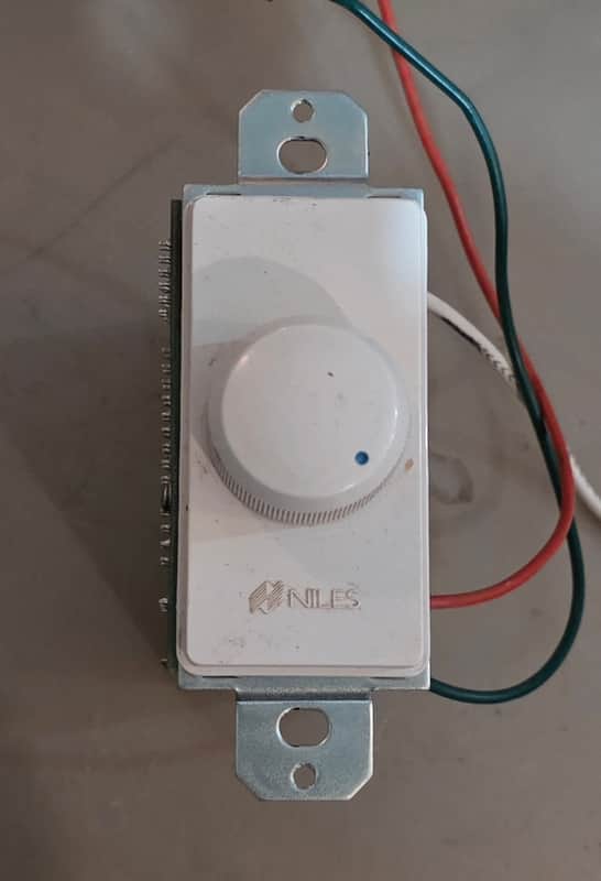 Niles VCS100K 2012 - WHITE image 1