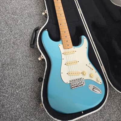 Fender Stratocaster Made In Japan 1995 - Ocean Turqoise Metallic  + Fender USA red label hardcase image 1