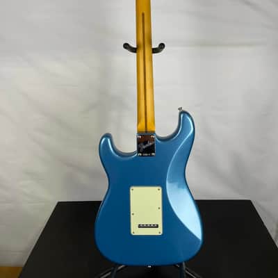 Fender American Professional Classic Stratocaster HSS Electric Guitar, Maple Fingerboard, Faded Lake Placid Blue image 5