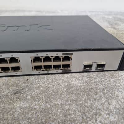 D-Link DGS-1224T - 24-Port Gigabit Smart Switch - Good image 3