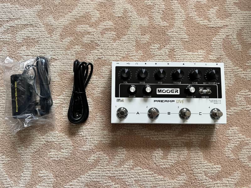 Mooer Preamp Live Digital Preamp Modeling Effect Pedal image 1