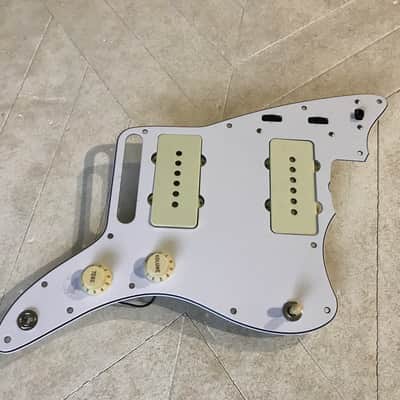 Fender Jazzmaster Loaded pickguard with 65' AVRI pickups image 1