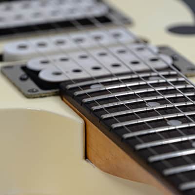 Ibanez Paul Gilbert PGM30 w/ Gigbag - Paul Gilbert Signature Shred Icon in Vintage White image 13