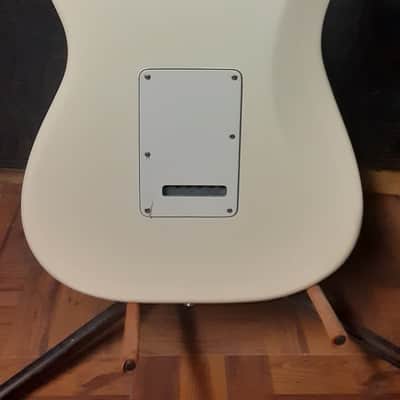 Fender Stratocaster HSS 2022 - White image 7